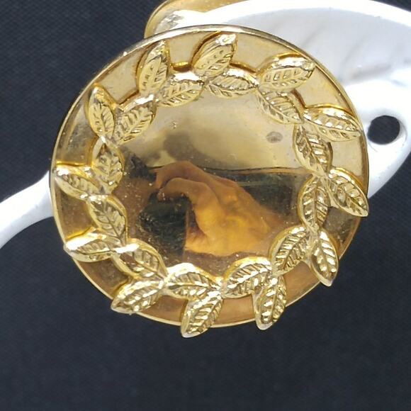 Vintage Designer Alice Company Gold Plated Clip Leaves Round Earrings, 7/8 Inch - Picture 3 of 10
